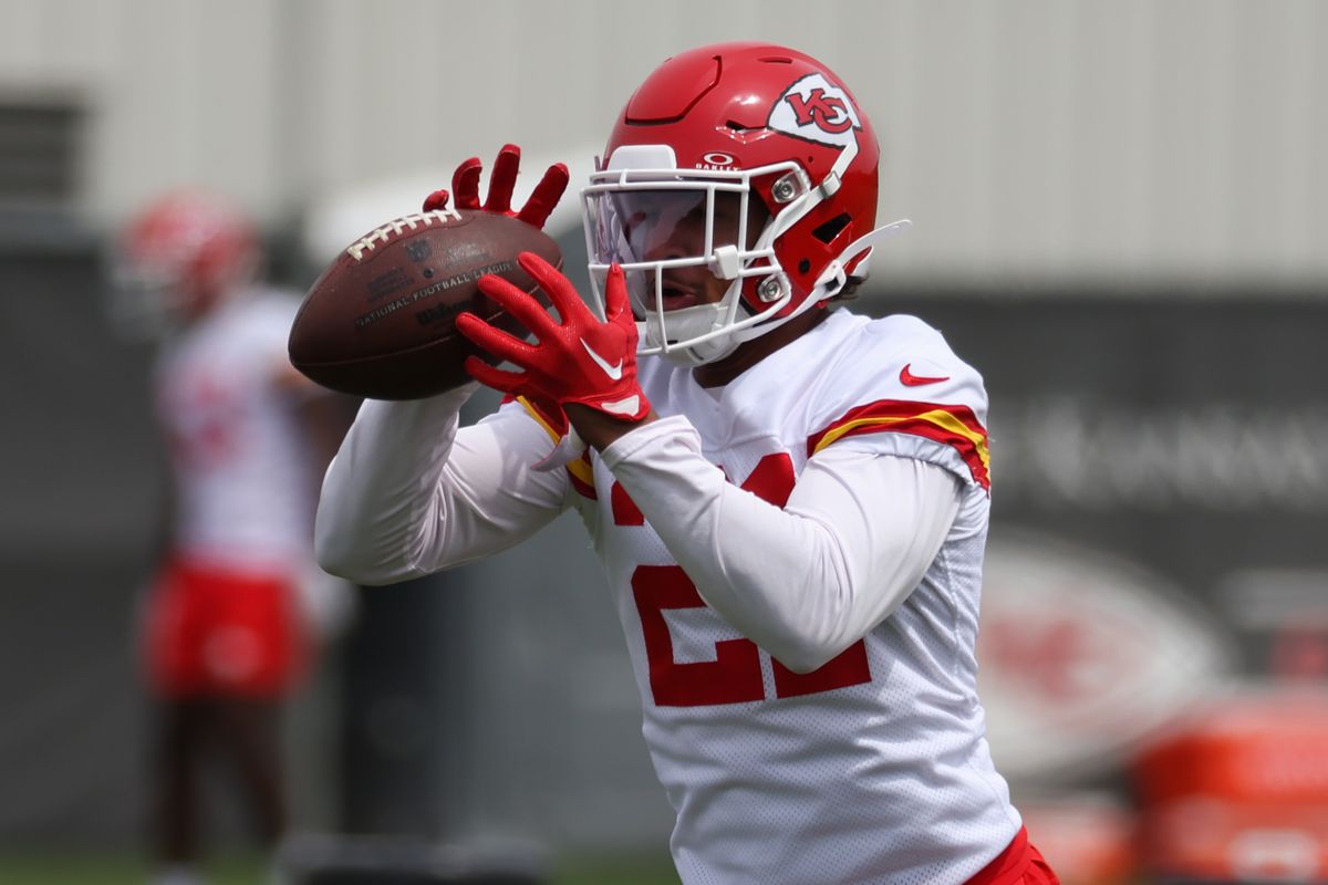 Chiefs rookie Jaden Hicks describes being mentored by safety Justin Reid