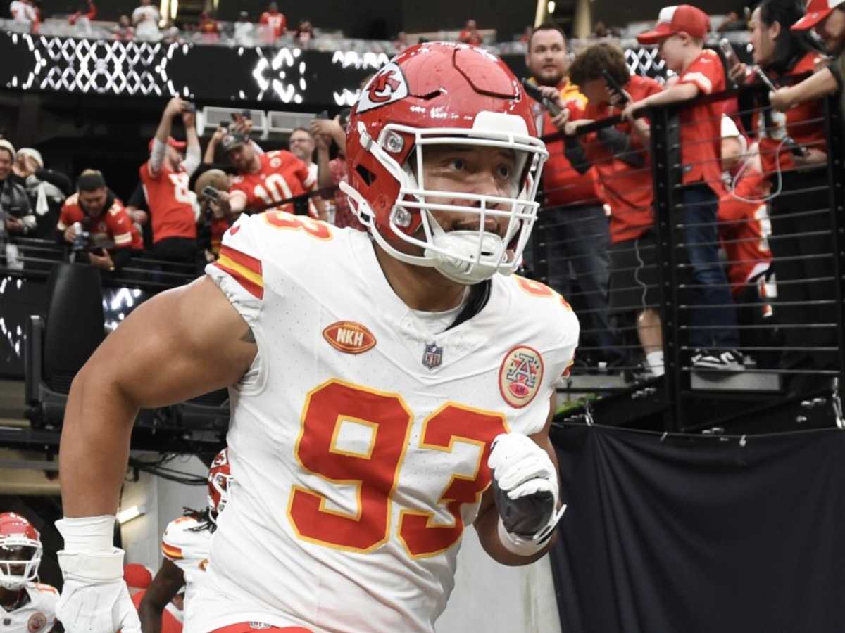 Chiefs terminate practice squad contracts of two d-linemen