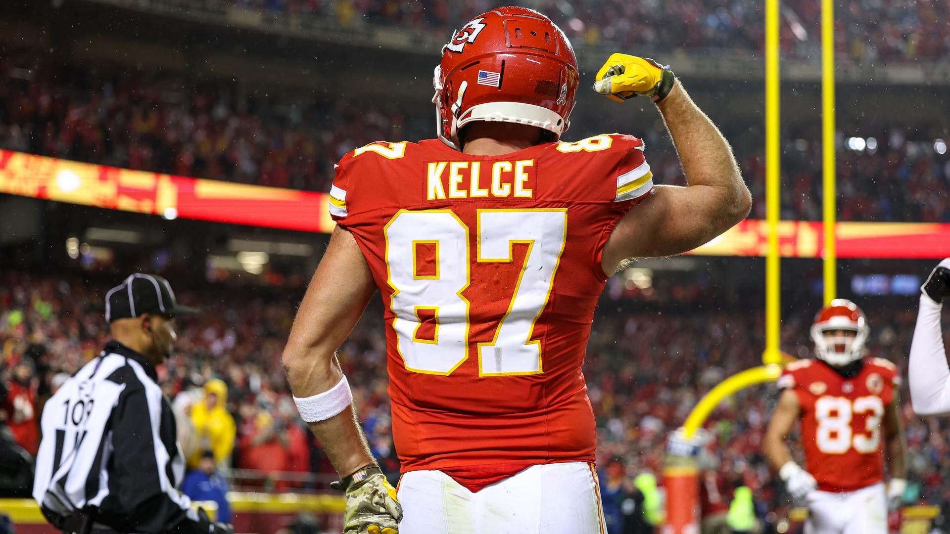 Chiefs’ Travis Kelce leads Walter Peyton Man of the Year vote