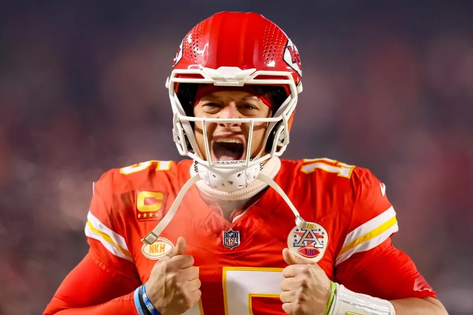 Three milestones Patrick Mahomes can crush in the playoffs