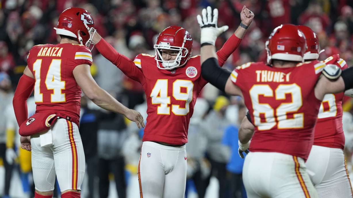 Kansas City Chiefs escape Los Angeles Chargers, 19-17, with walk-off field goal